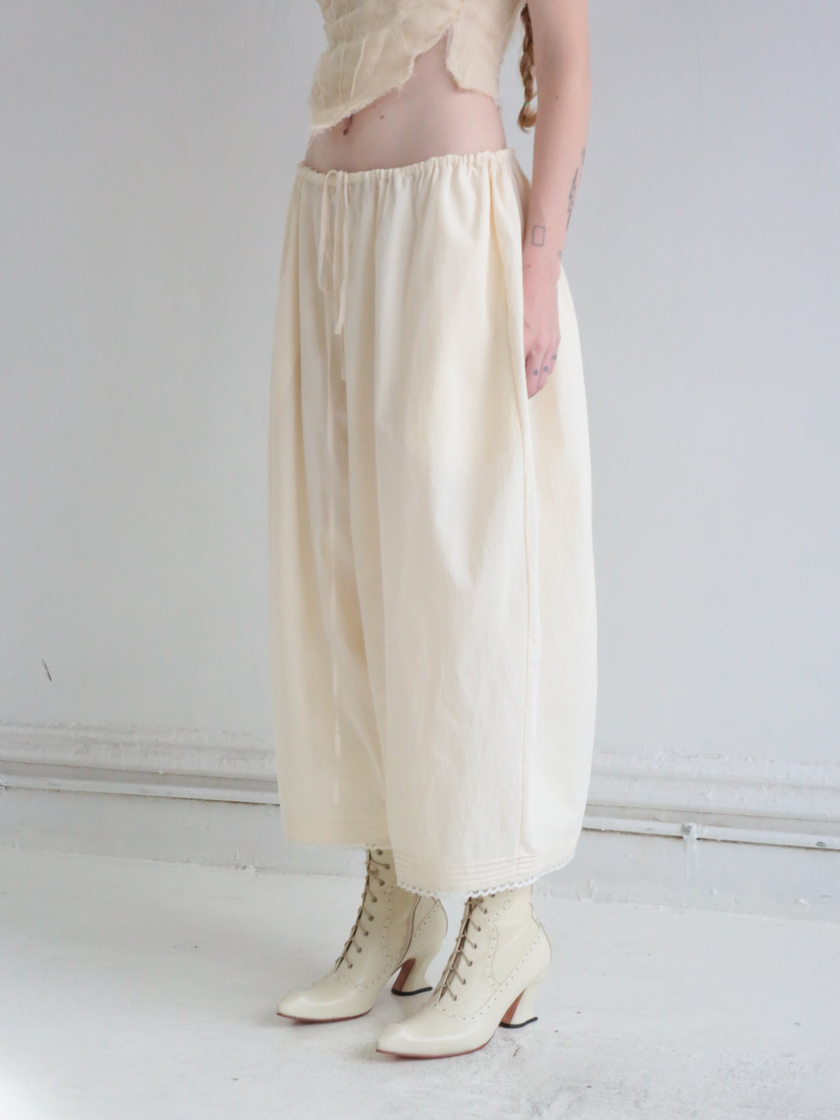 BLOOMER PANTS cream
