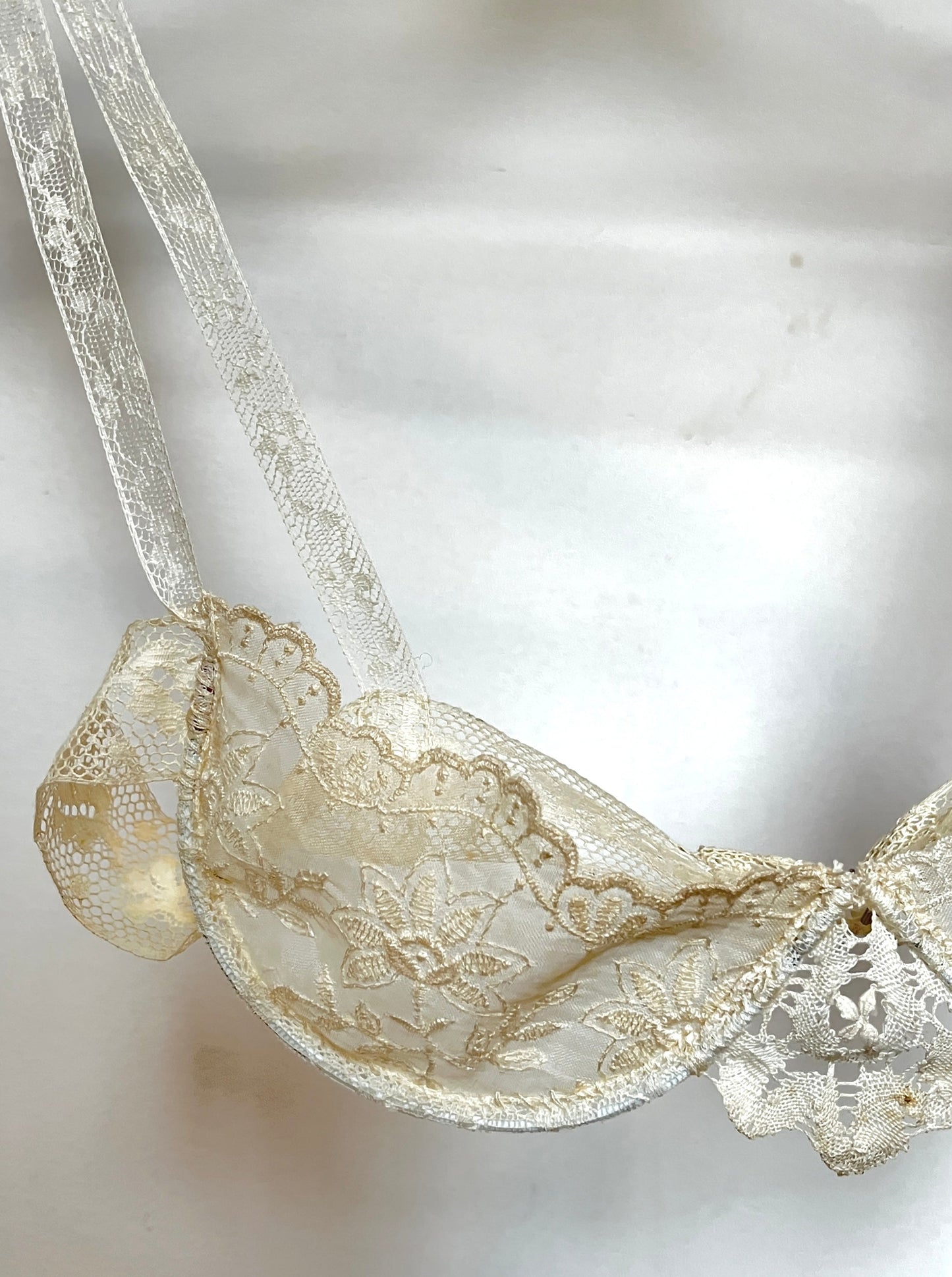 LACE BRA