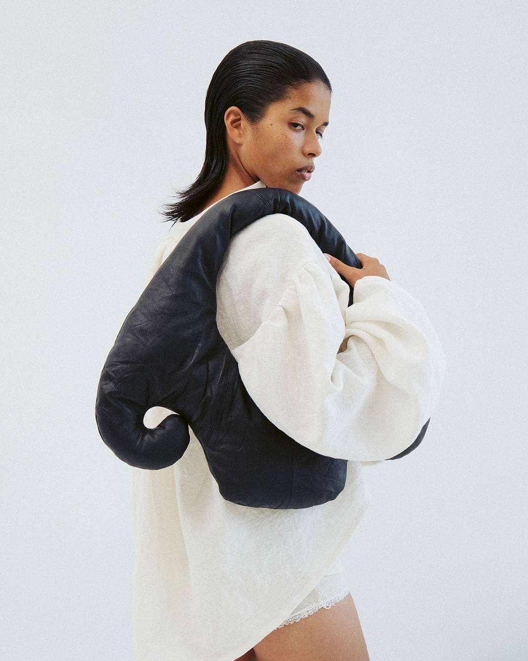 DOUBLE SPIRAL BAG / black leather