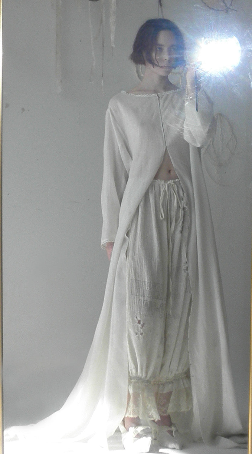 HOOK AND EYE WOOL ROBE
