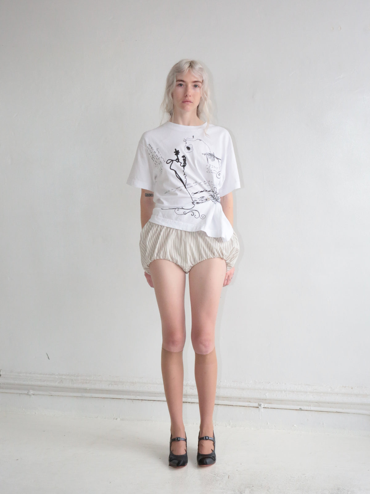 EVERYBODY TEE