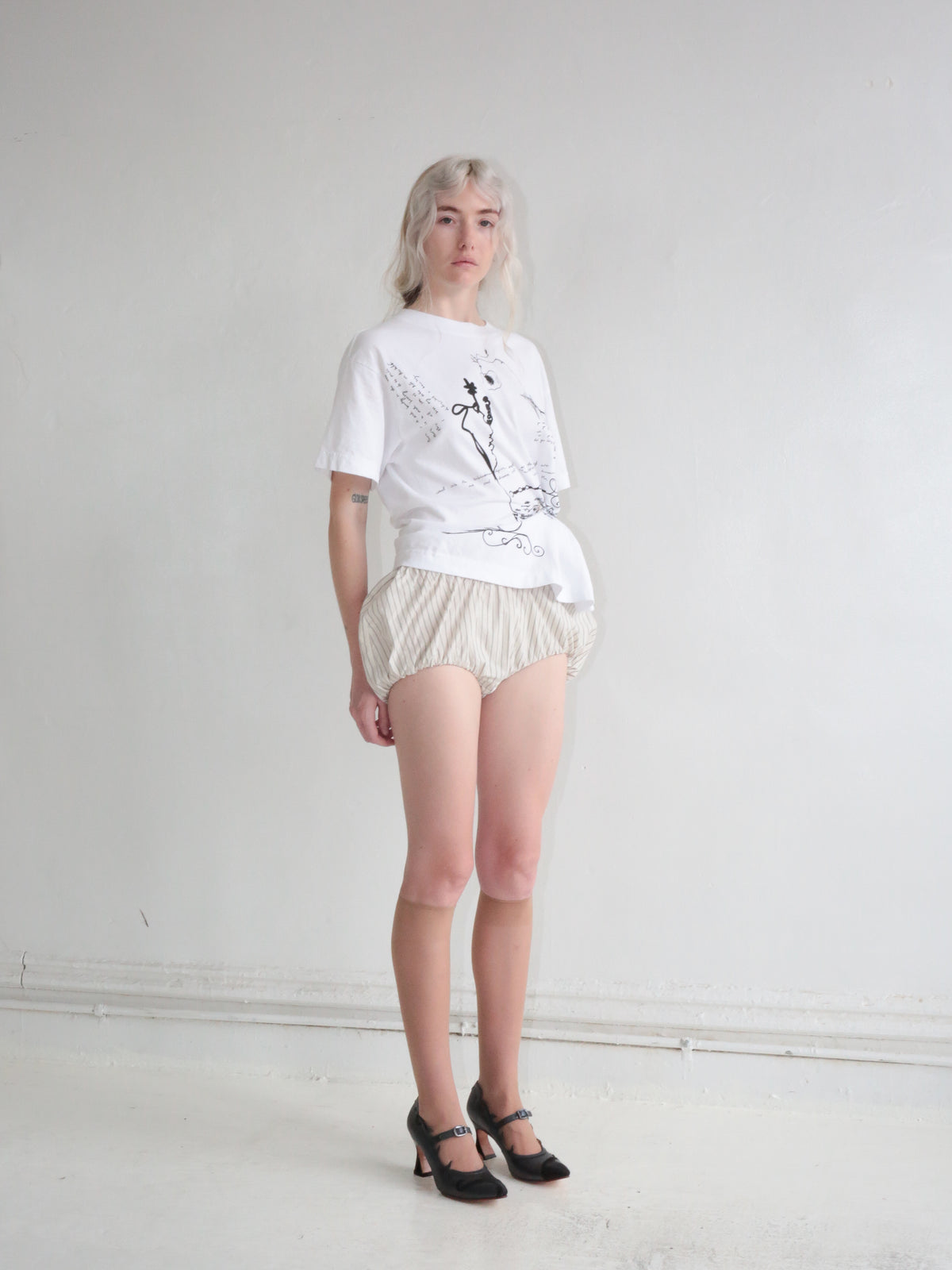 EVERYBODY TEE