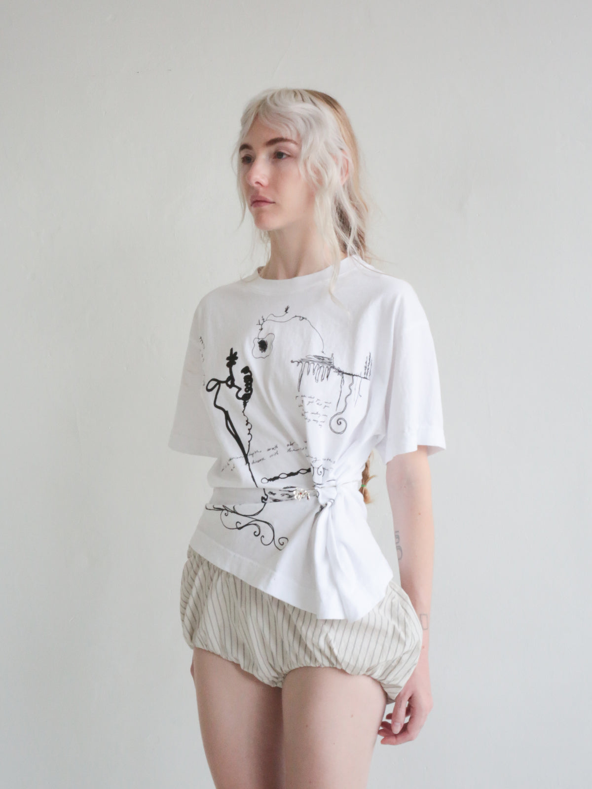 EVERYBODY TEE