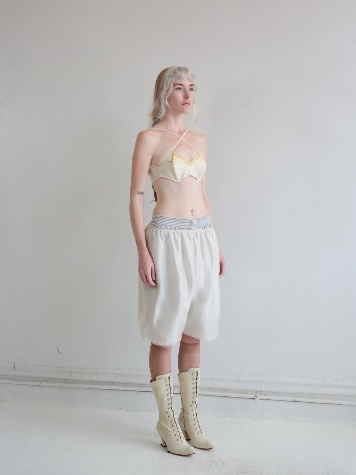 SILK SLEEP SHORTS cream silk