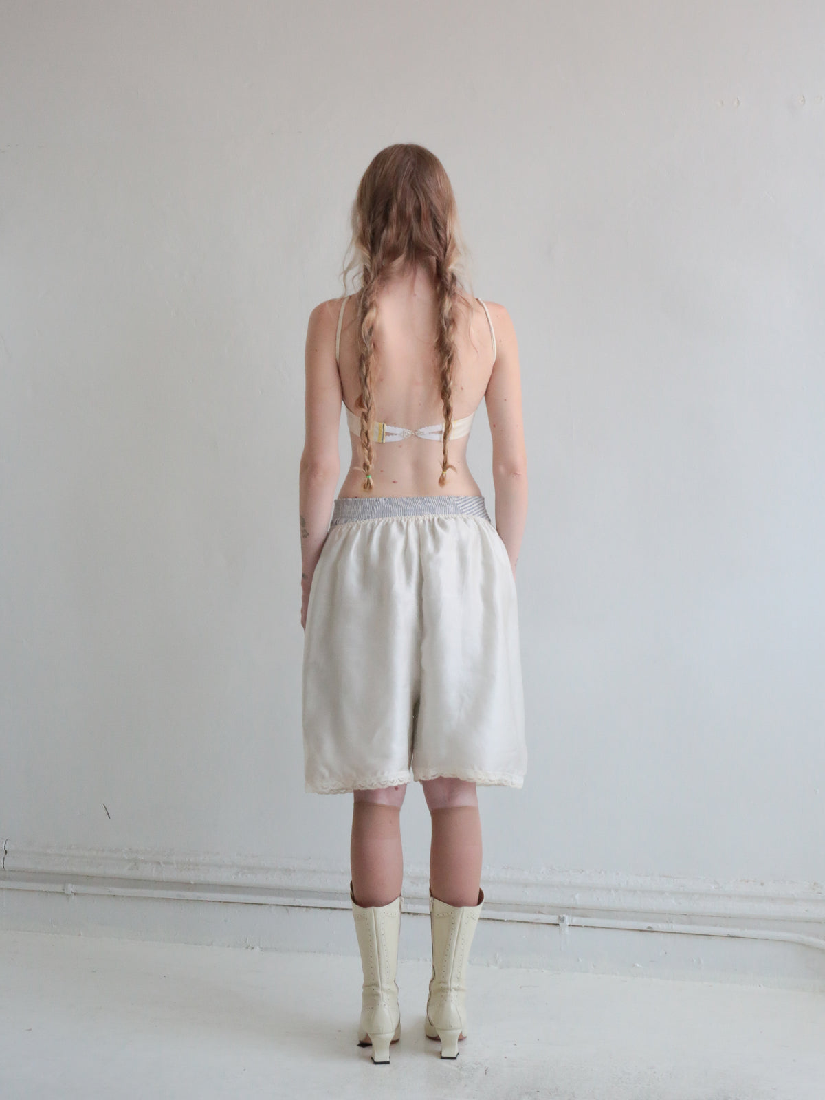 SILK SLEEP SHORTS cream silk