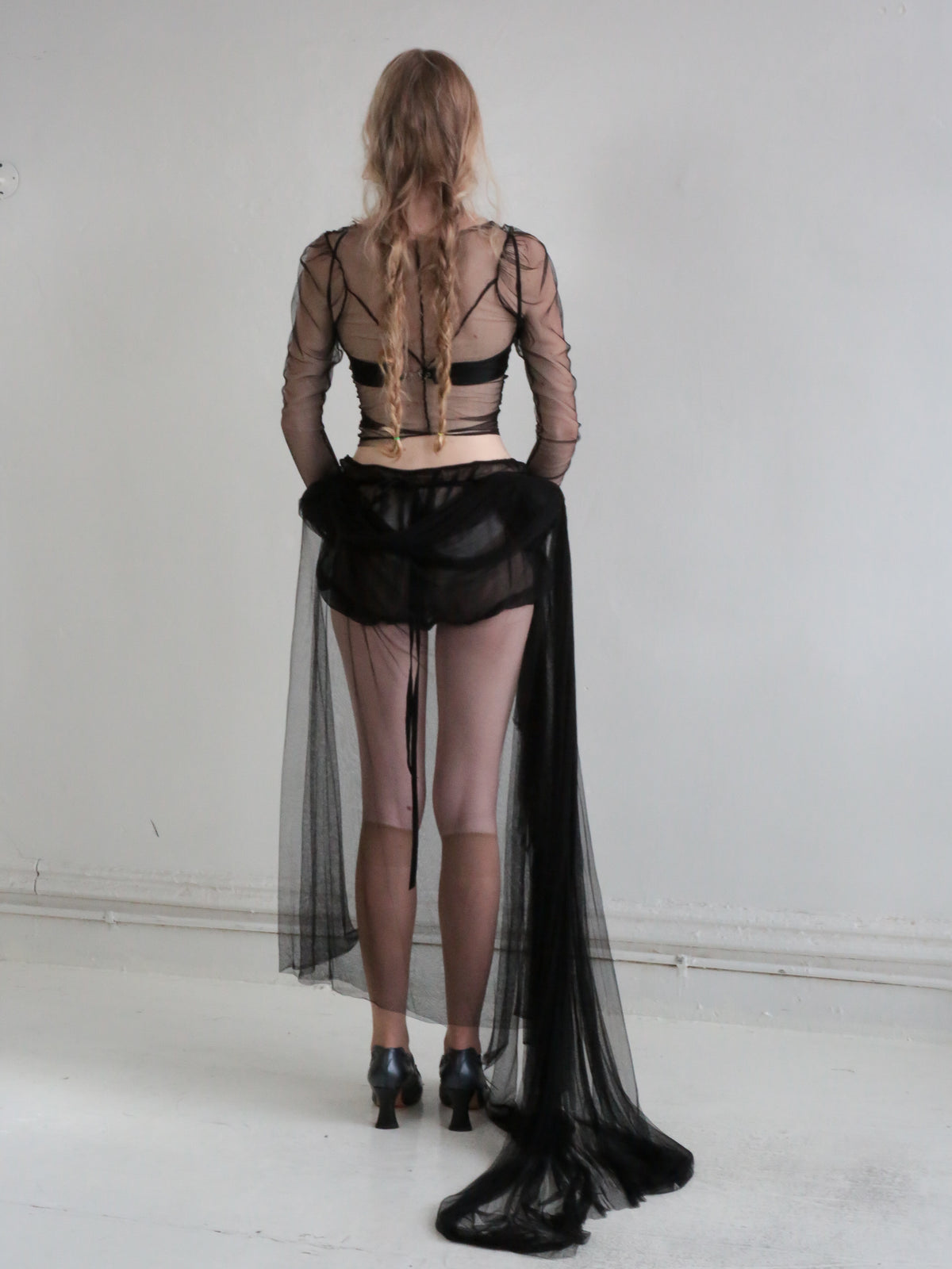 BUSTLE TRAIN black