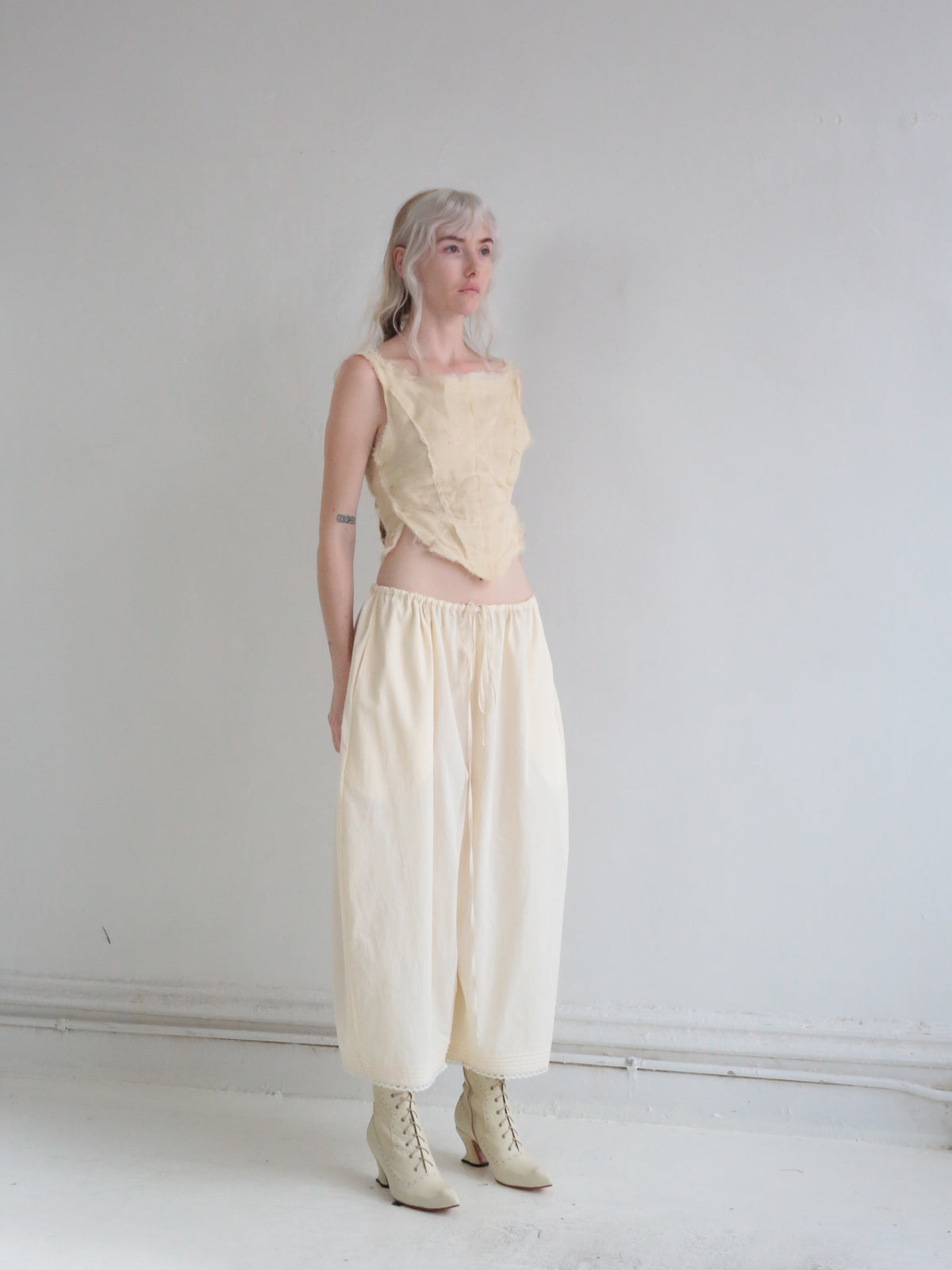 BLOOMER PANTS cream