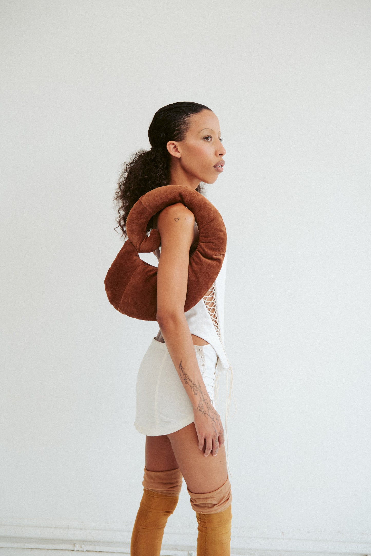 CRESCENT KISS LEATHER
