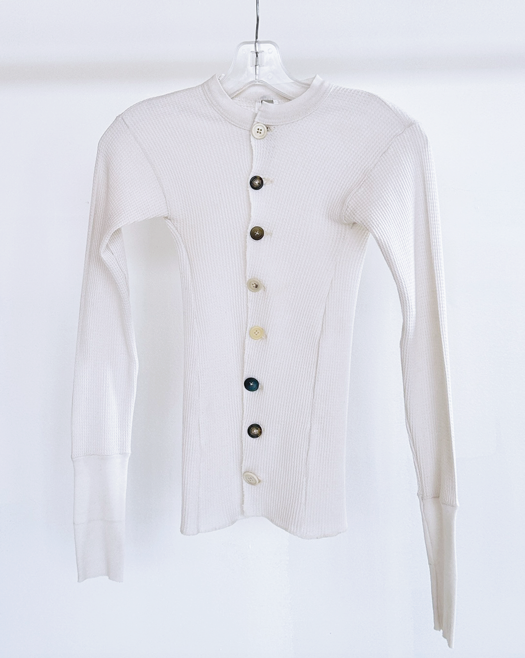 WAFFLE BUTTON DOWN