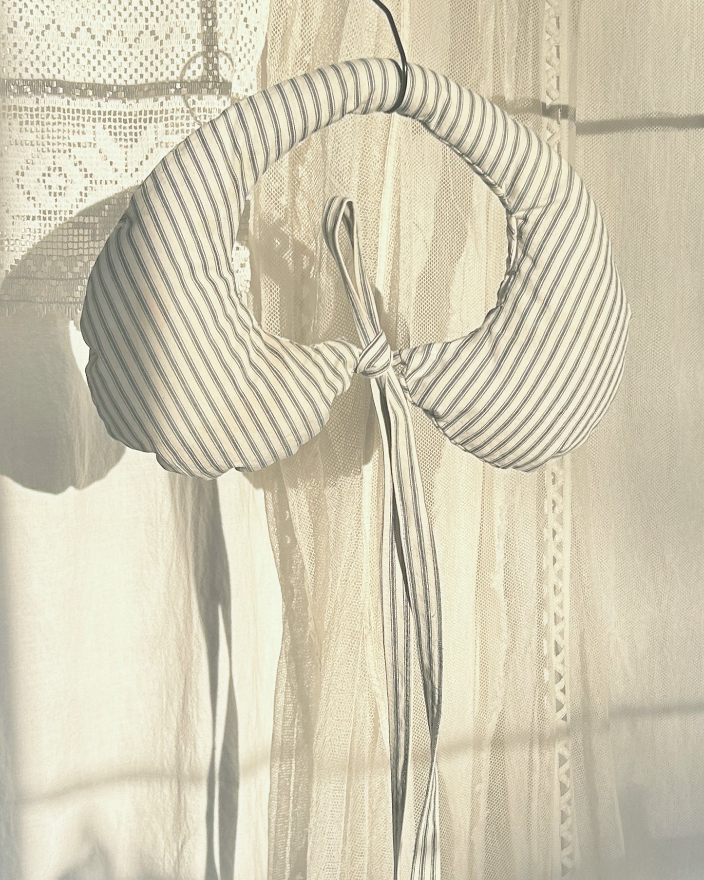 ticking hip clutch