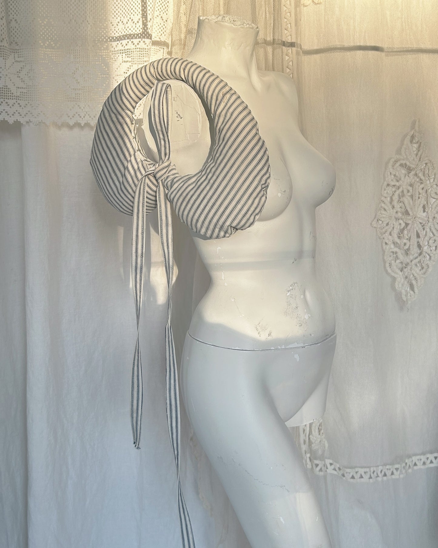 ticking hip clutch