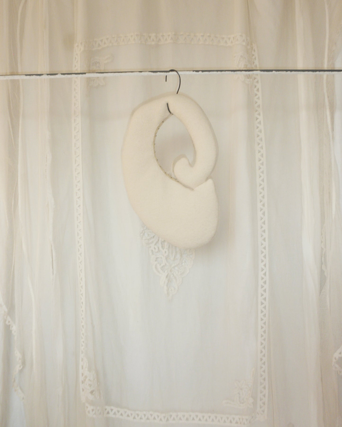 CRESCENT BAG / boiled wool