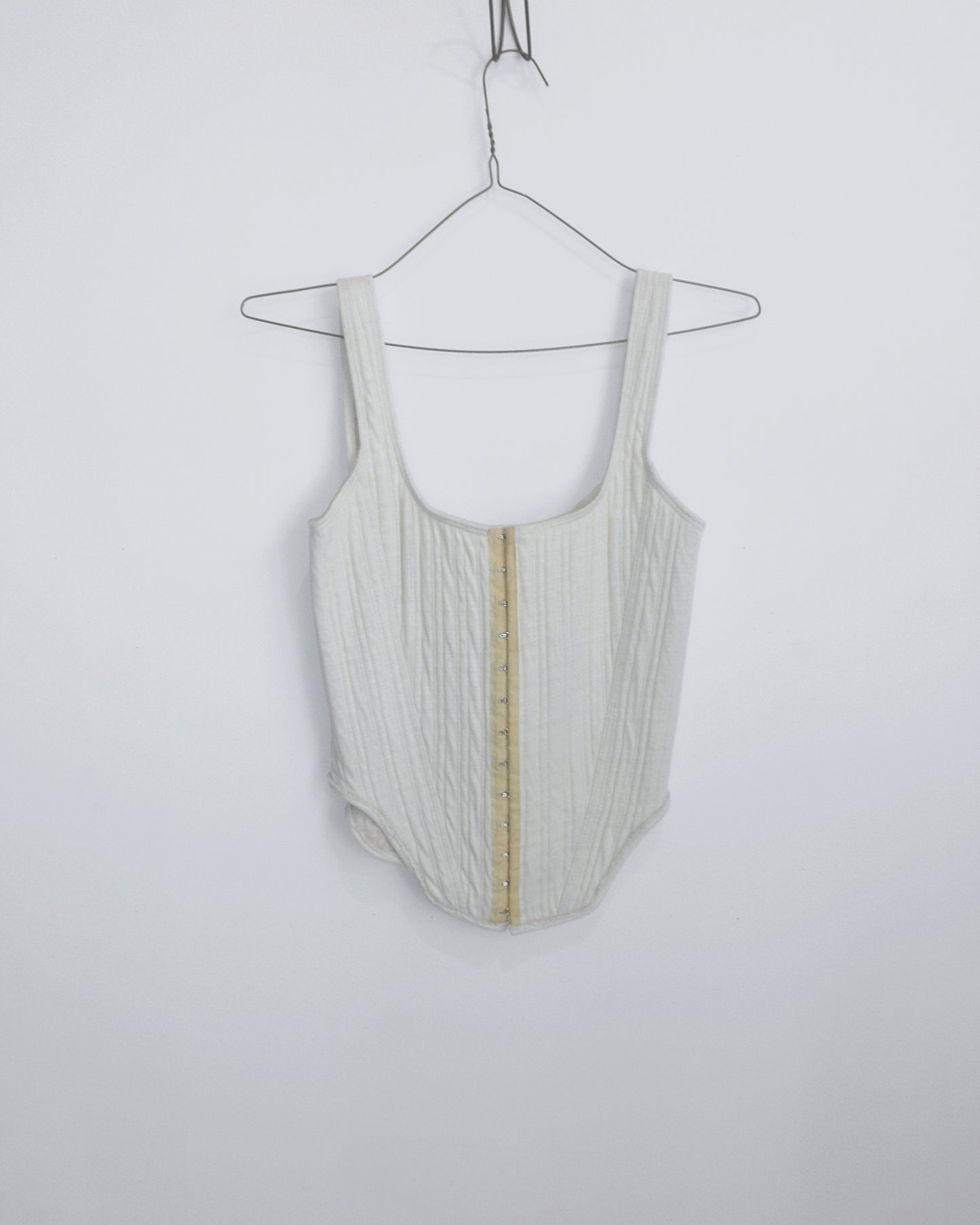 HOOK AND EYE TANK